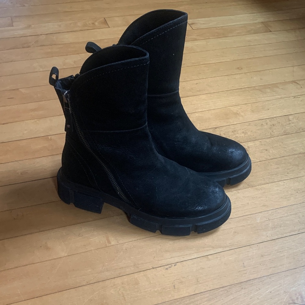 Black Platform Boots